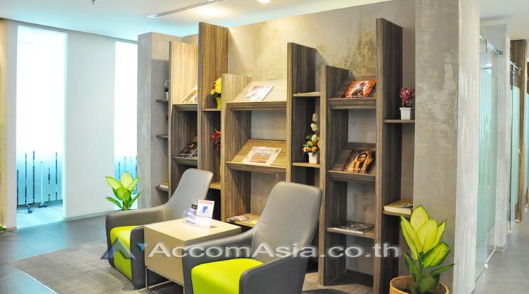 6  Office Space For Rent in Silom ,Bangkok BTS Sala Daeng at Silom Complex AA10757